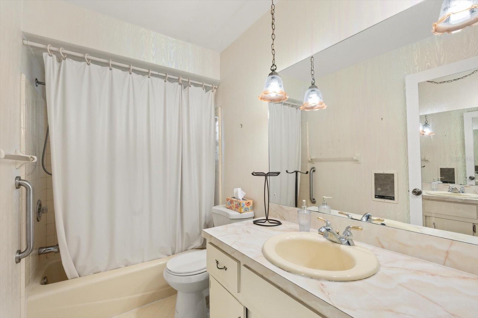 377 22ND AVE SE, ST PETERSBURG, FL, 33705