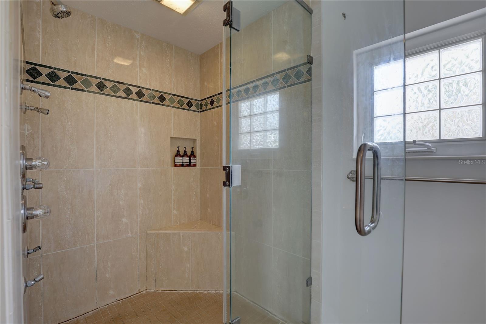 9914 ALAVISTA DR, GIBSONTON, FL, 33534