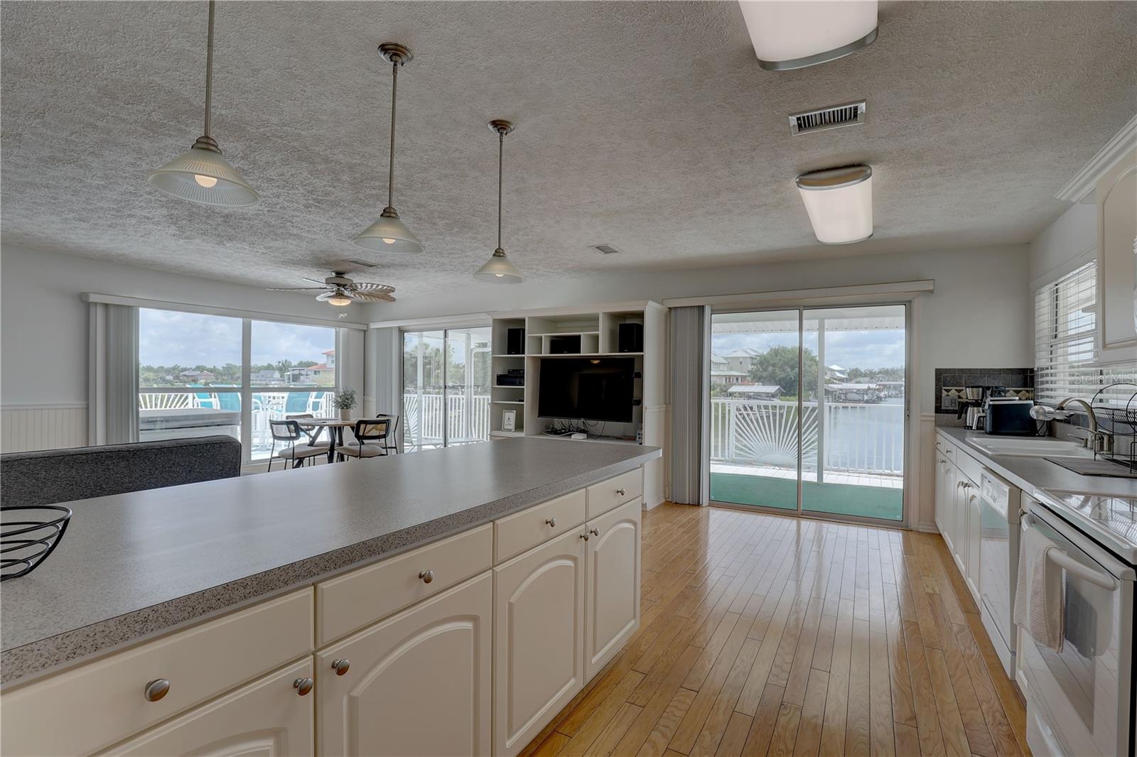 9914 ALAVISTA DR, GIBSONTON, FL, 33534