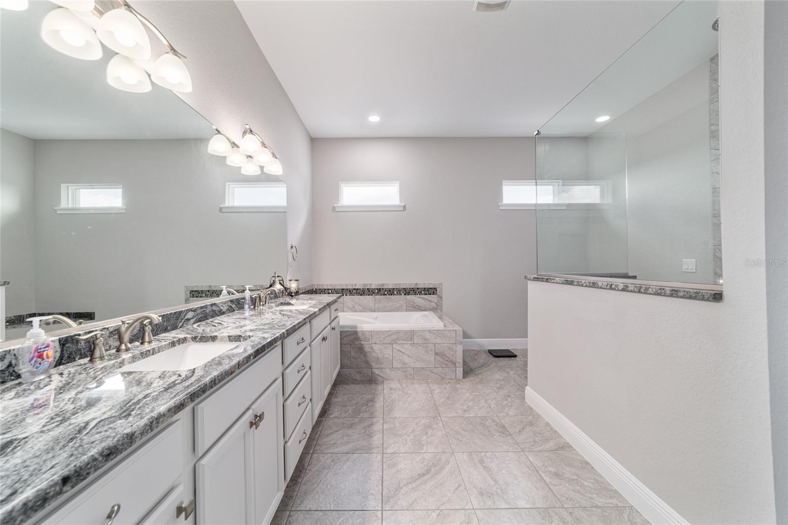 5489 NANTAHALA LN, LADY LAKE, FL, 32159