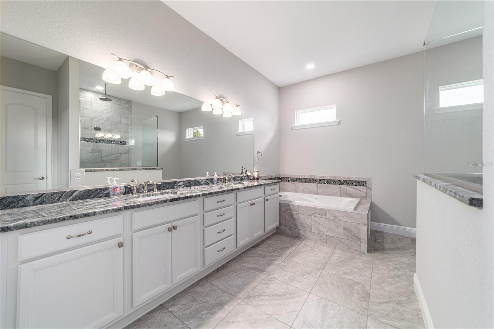 5489 NANTAHALA LN, LADY LAKE, FL, 32159