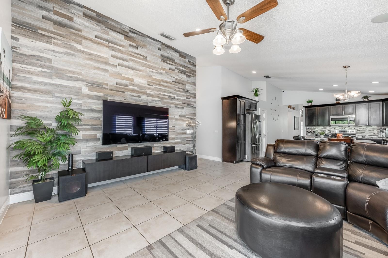 525 HARDWOOD CIR, ORLANDO, FL, 32828