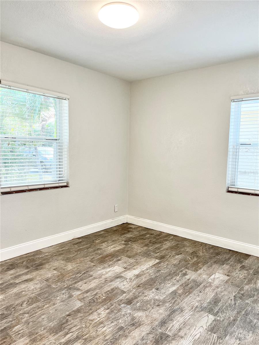 141 41ST AVE NE, ST PETERSBURG, FL, 33703