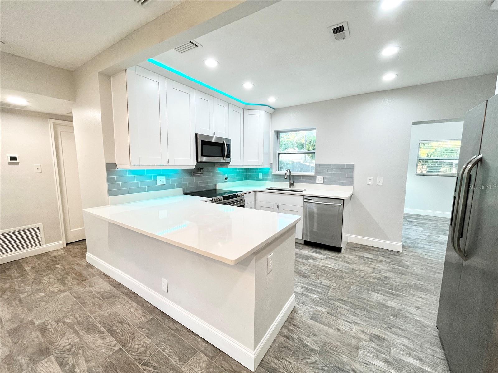 141 41ST AVE NE, ST PETERSBURG, FL, 33703