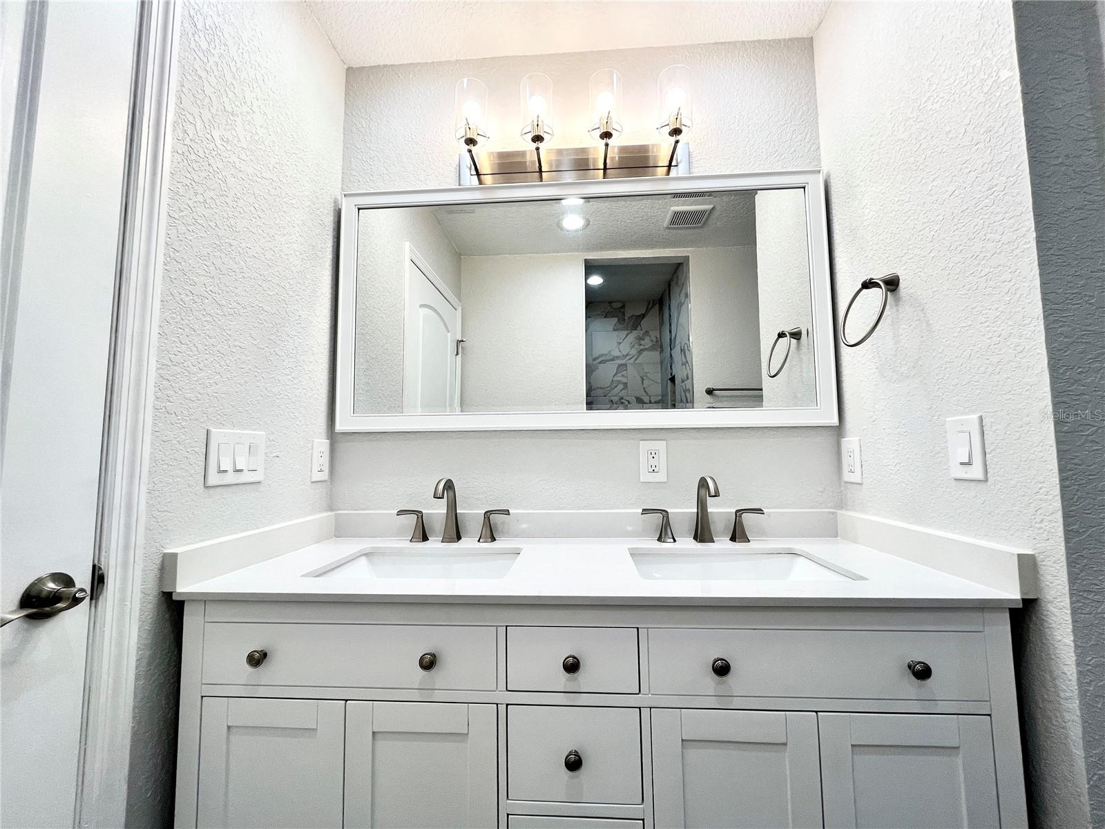 141 41ST AVE NE, ST PETERSBURG, FL, 33703