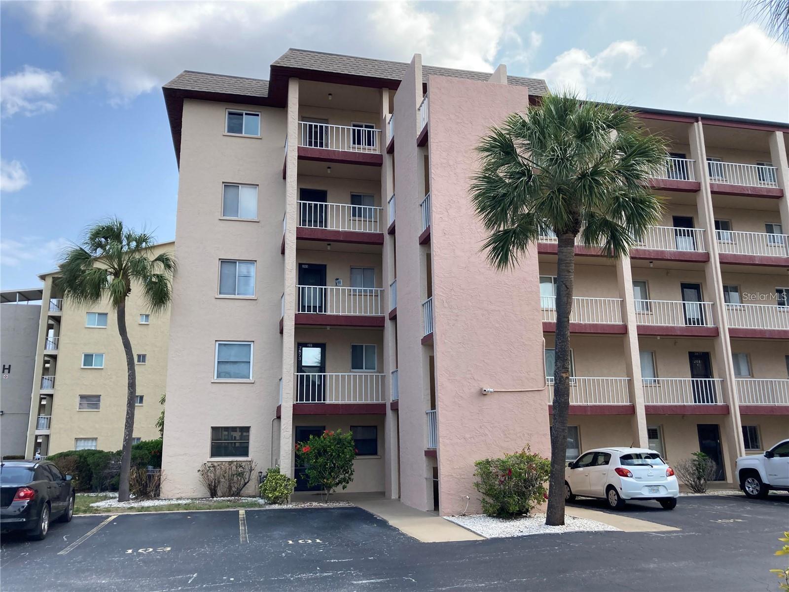 3905 LAKE BAYSHORE DR #301, BRADENTON, FL, 34205