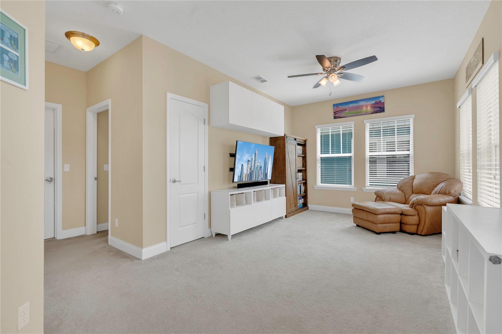 8679 LAUREATE BLVD, ORLANDO, FL, 32827