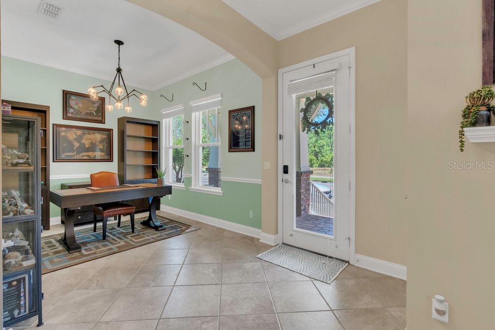 8679 LAUREATE BLVD, ORLANDO, FL, 32827
