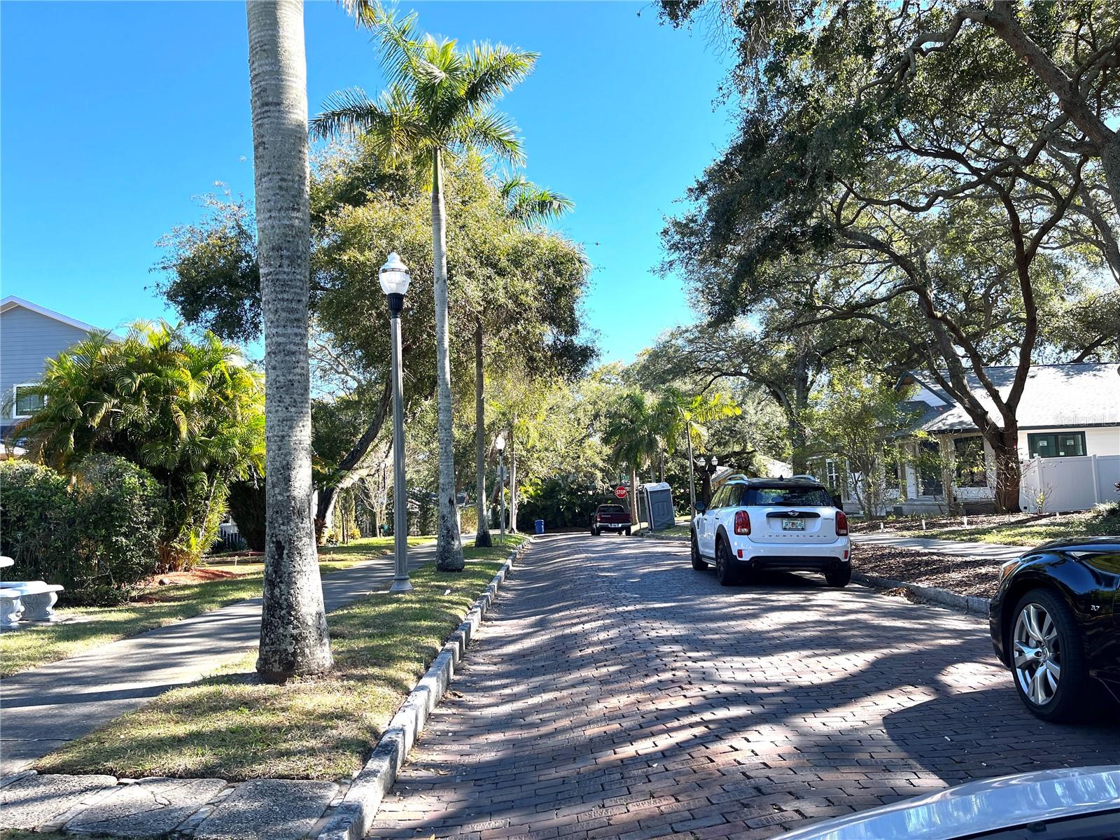 840 9TH AVE S, ST PETERSBURG, FL, 33701