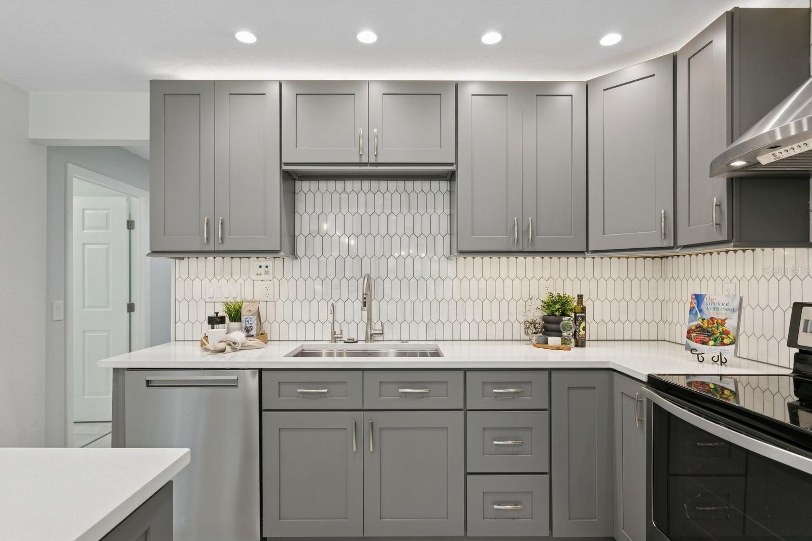 6519 15TH ST N, ST PETERSBURG, FL, 33702