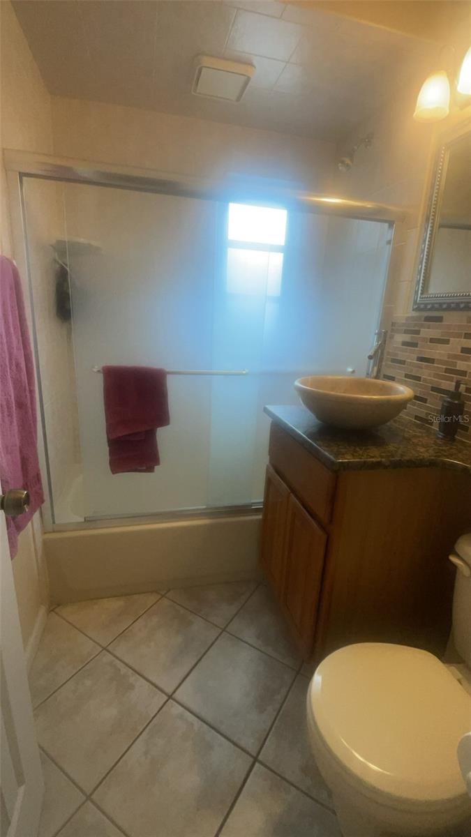 631 PALMETTO DR NE, PORT CHARLOTTE, FL, 33952