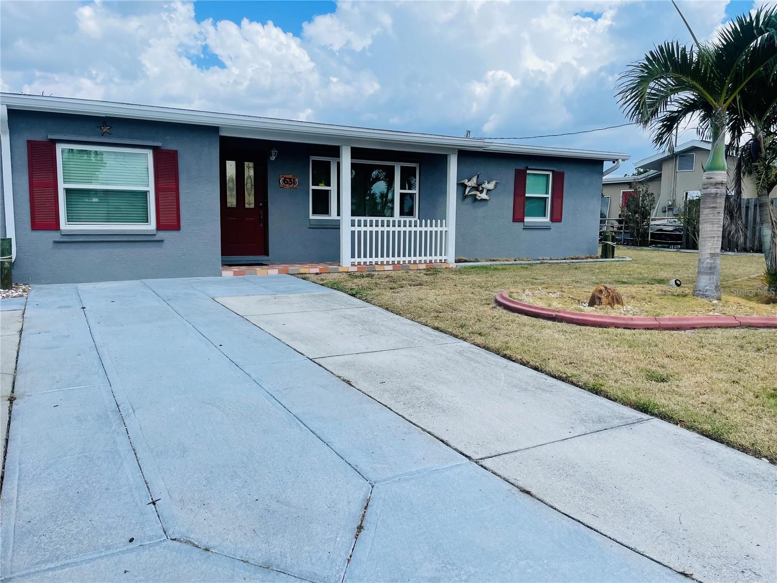 631 PALMETTO DR NE, PORT CHARLOTTE, FL, 33952
