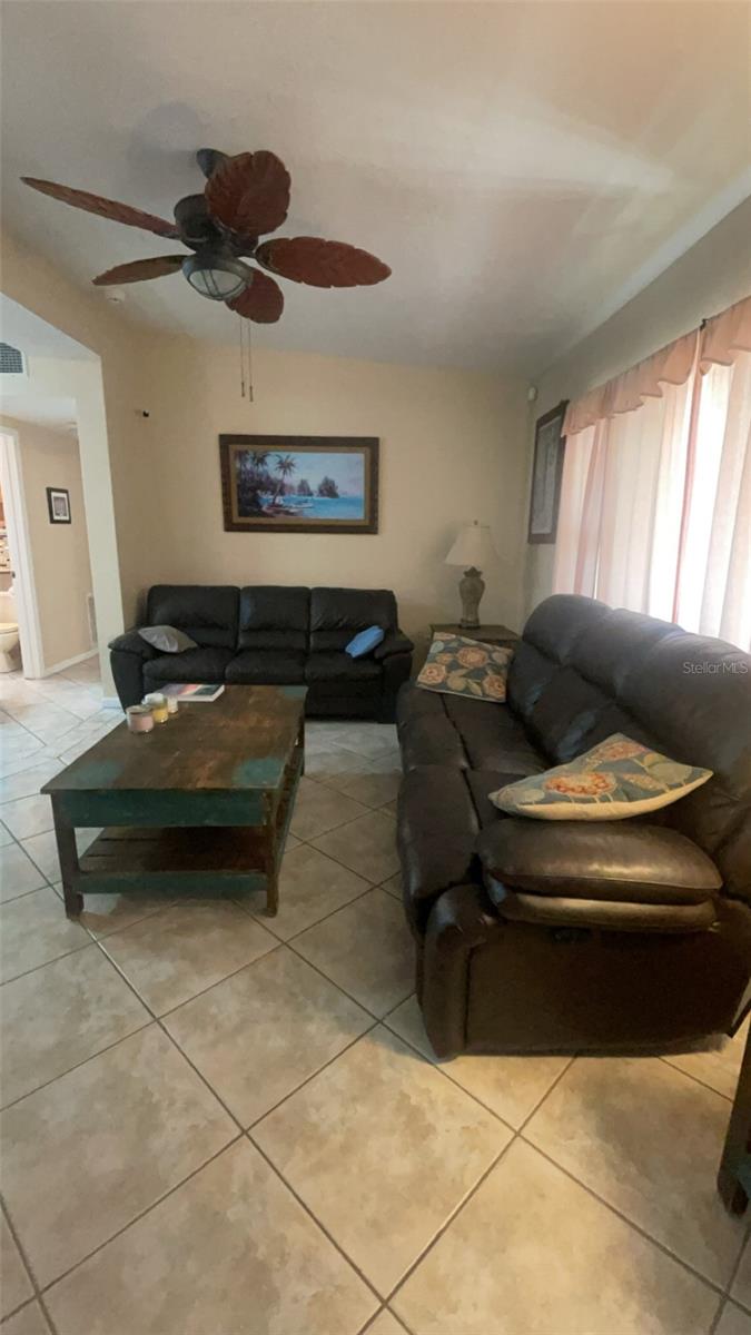 631 PALMETTO DR NE, PORT CHARLOTTE, FL, 33952