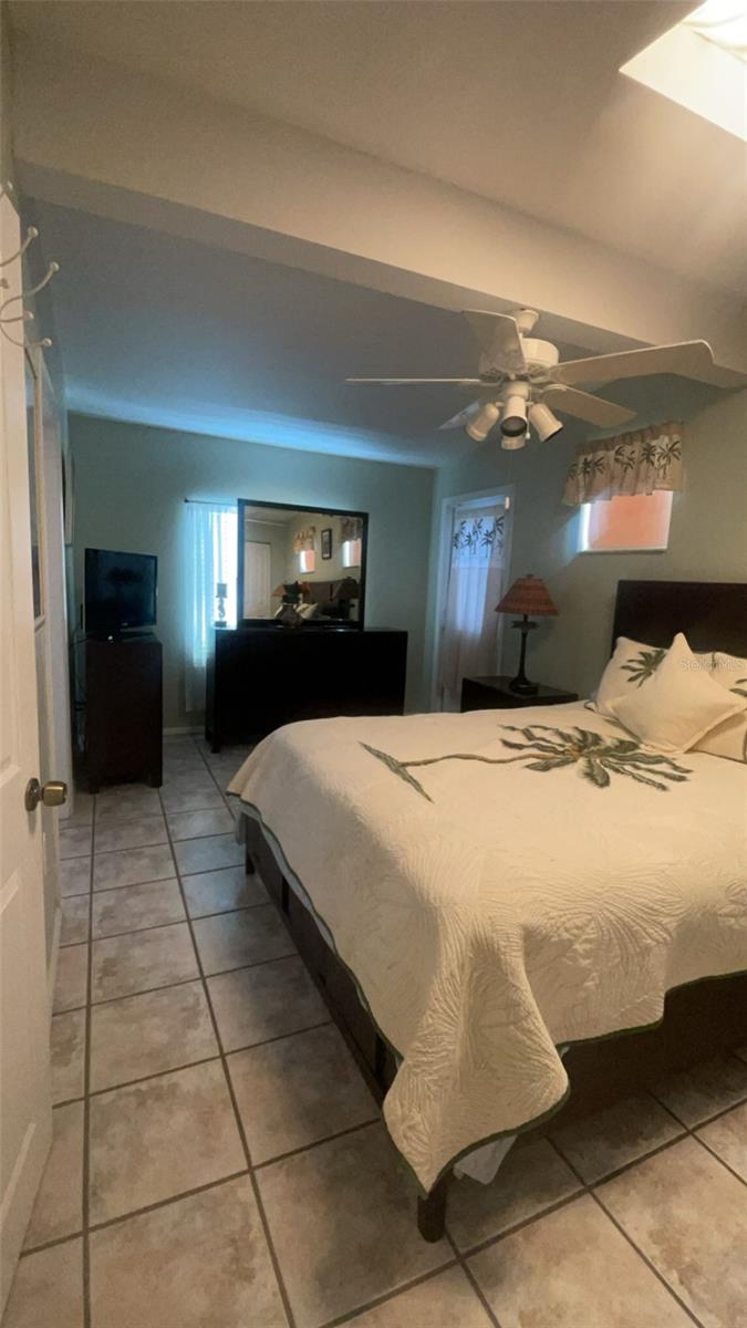 631 PALMETTO DR NE, PORT CHARLOTTE, FL, 33952