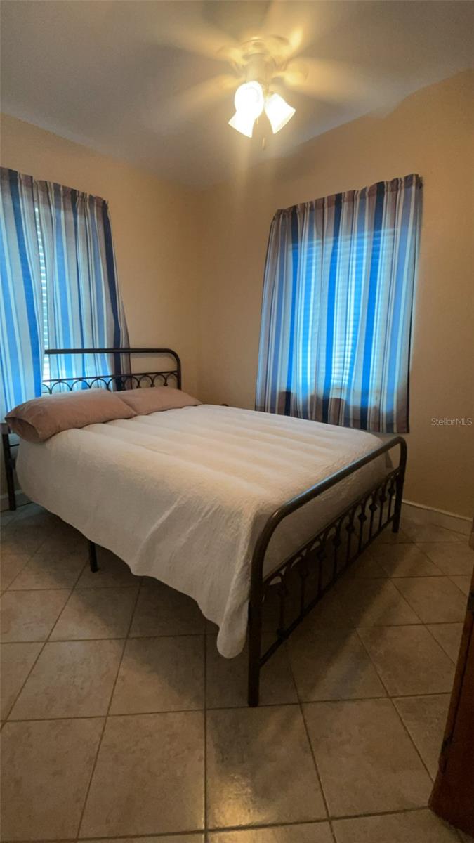 631 PALMETTO DR NE, PORT CHARLOTTE, FL, 33952