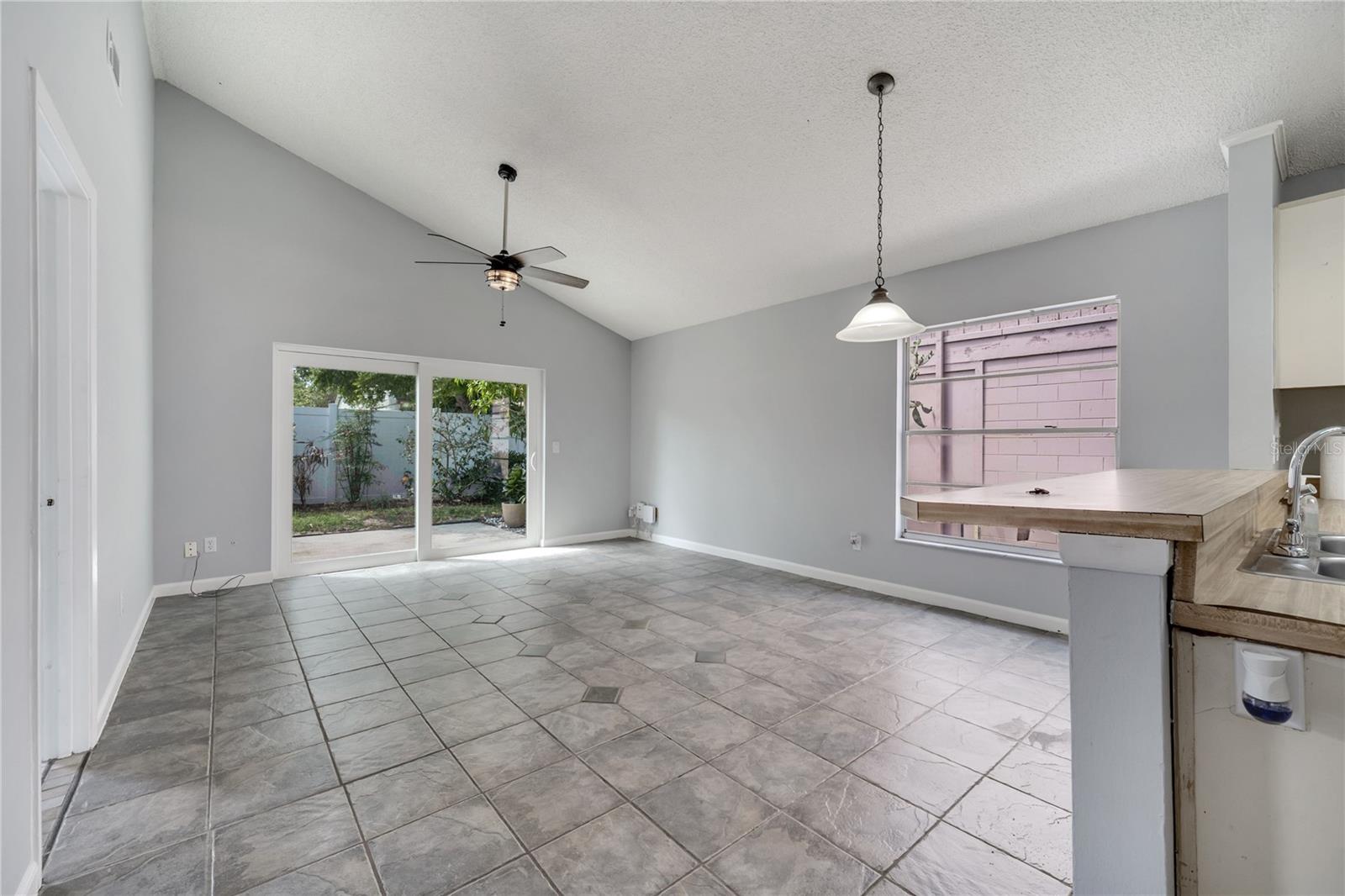 1240 PIN OAK DR, APOPKA, FL, 32703