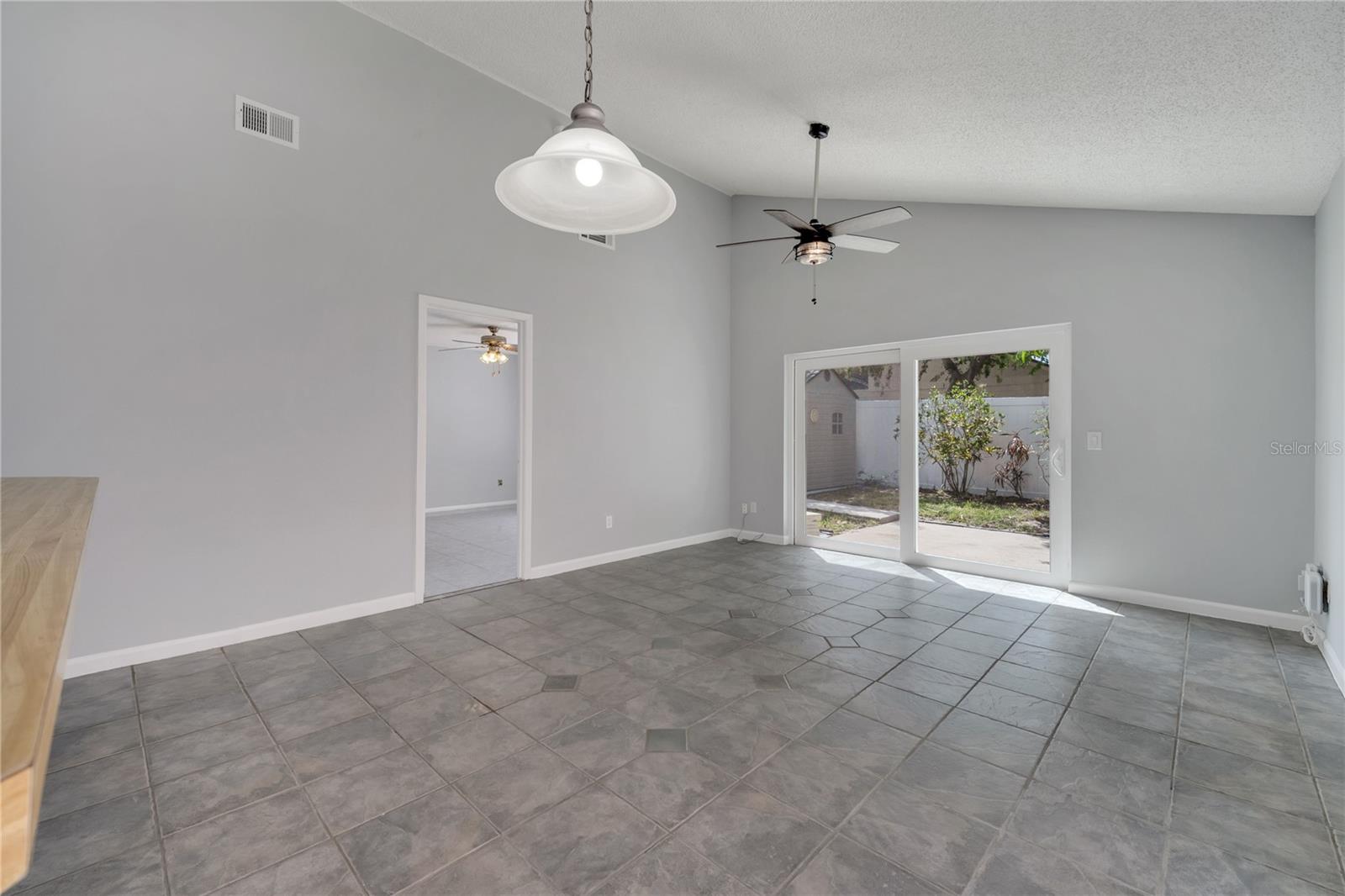 1240 PIN OAK DR, APOPKA, FL, 32703