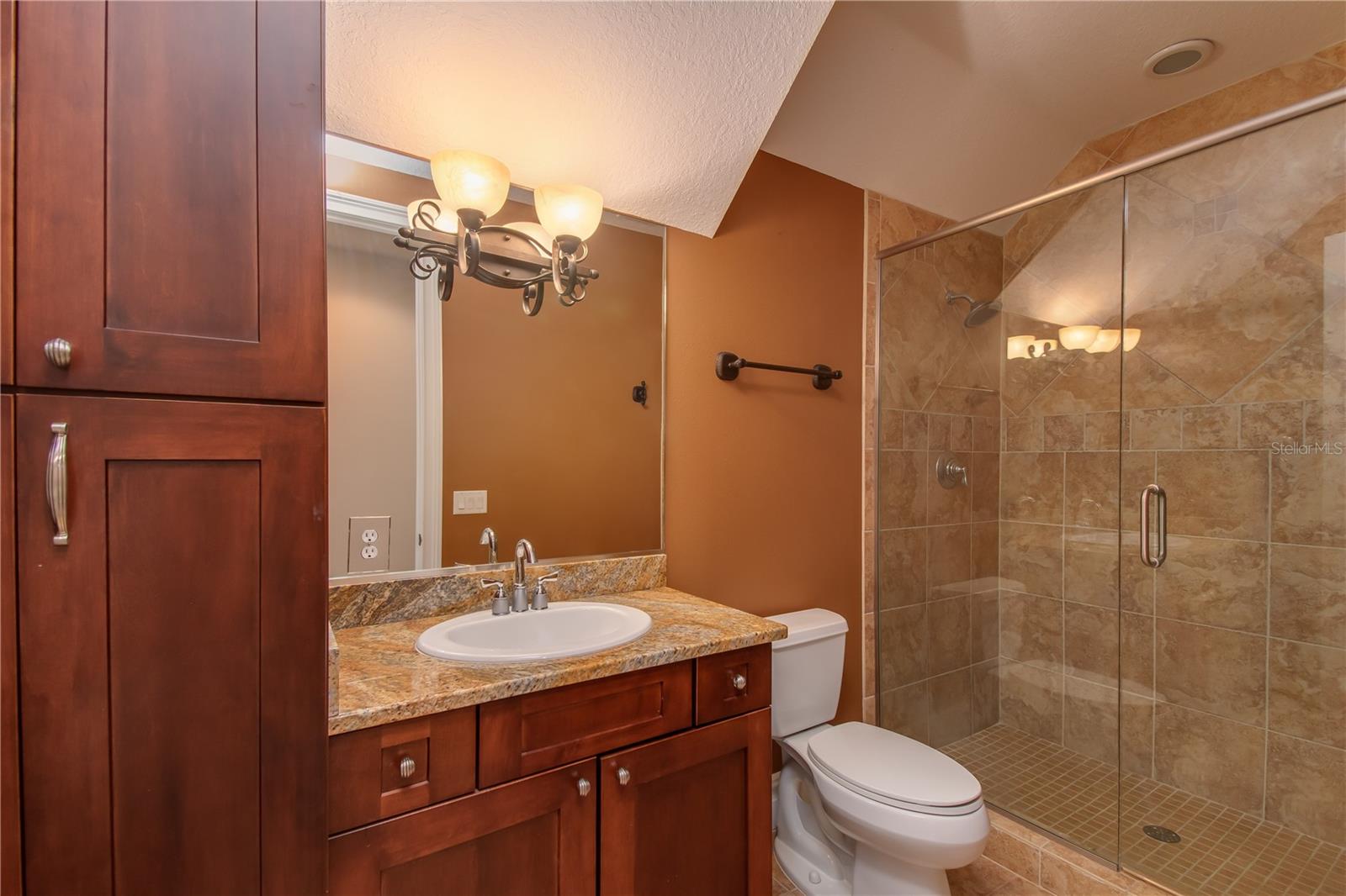 OM700620 Property Photo