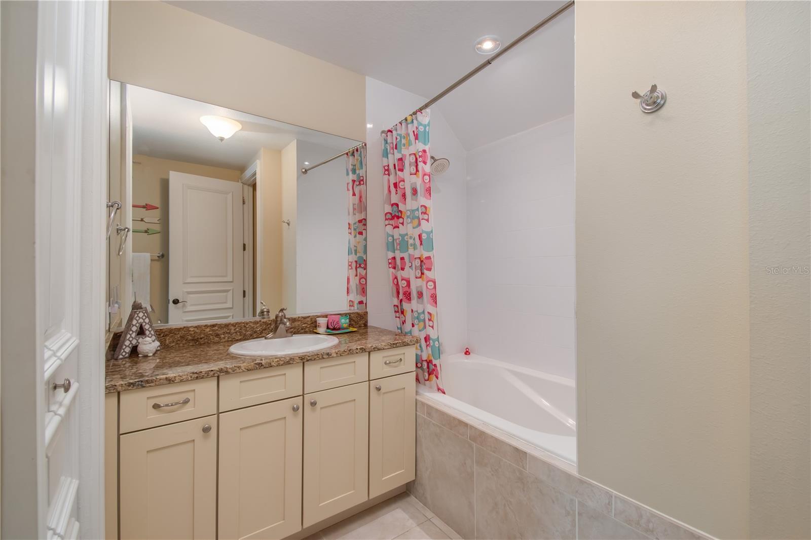 OM700620 Property Photo