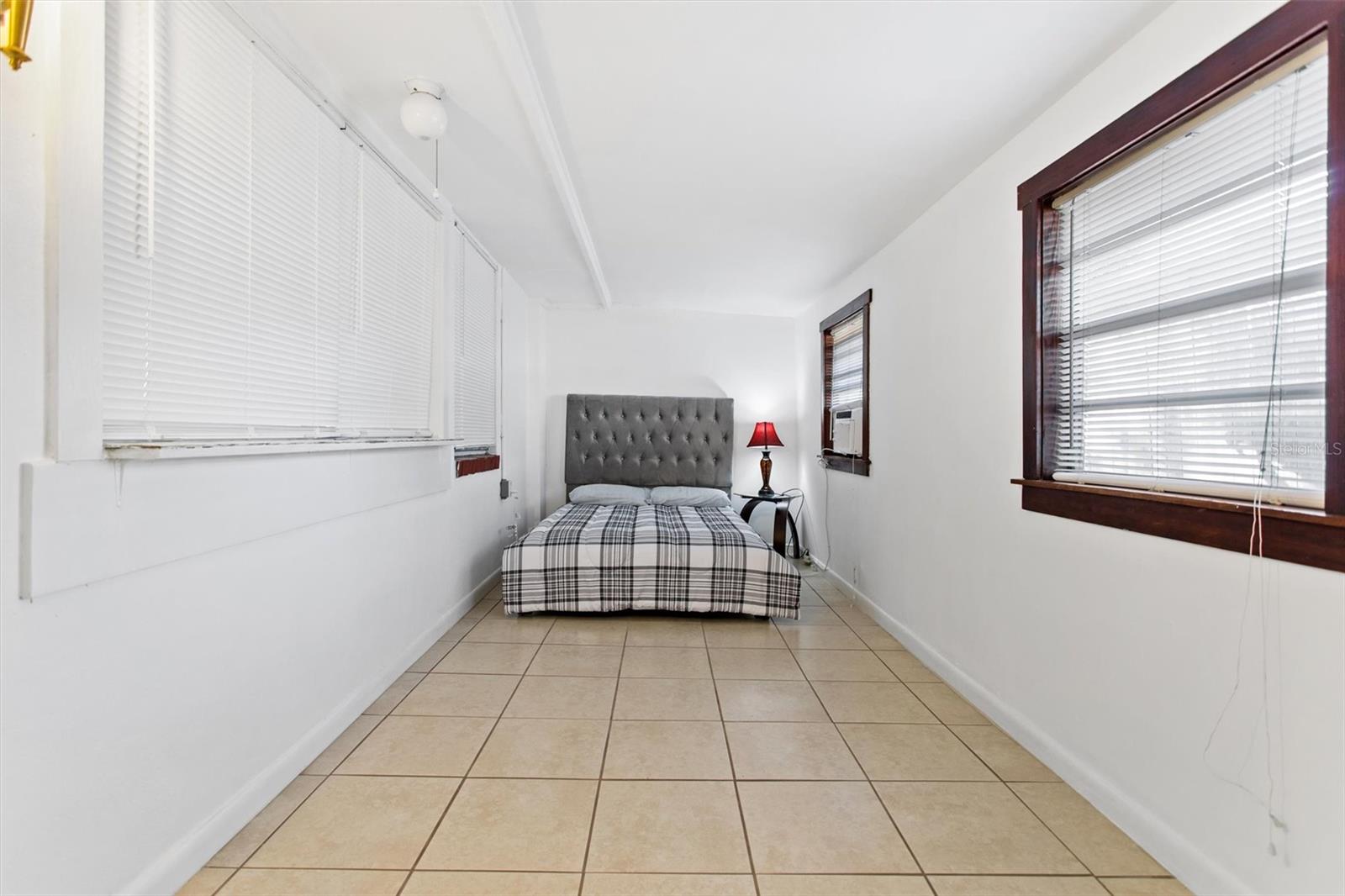 904 LAKEVIEW RD #Unit B, CLEARWATER, FL, 33756