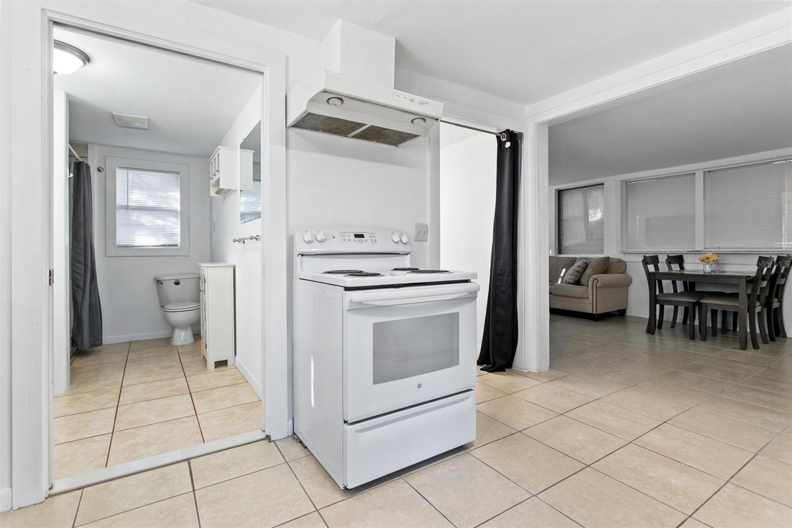 904 LAKEVIEW RD #Unit B, CLEARWATER, FL, 33756