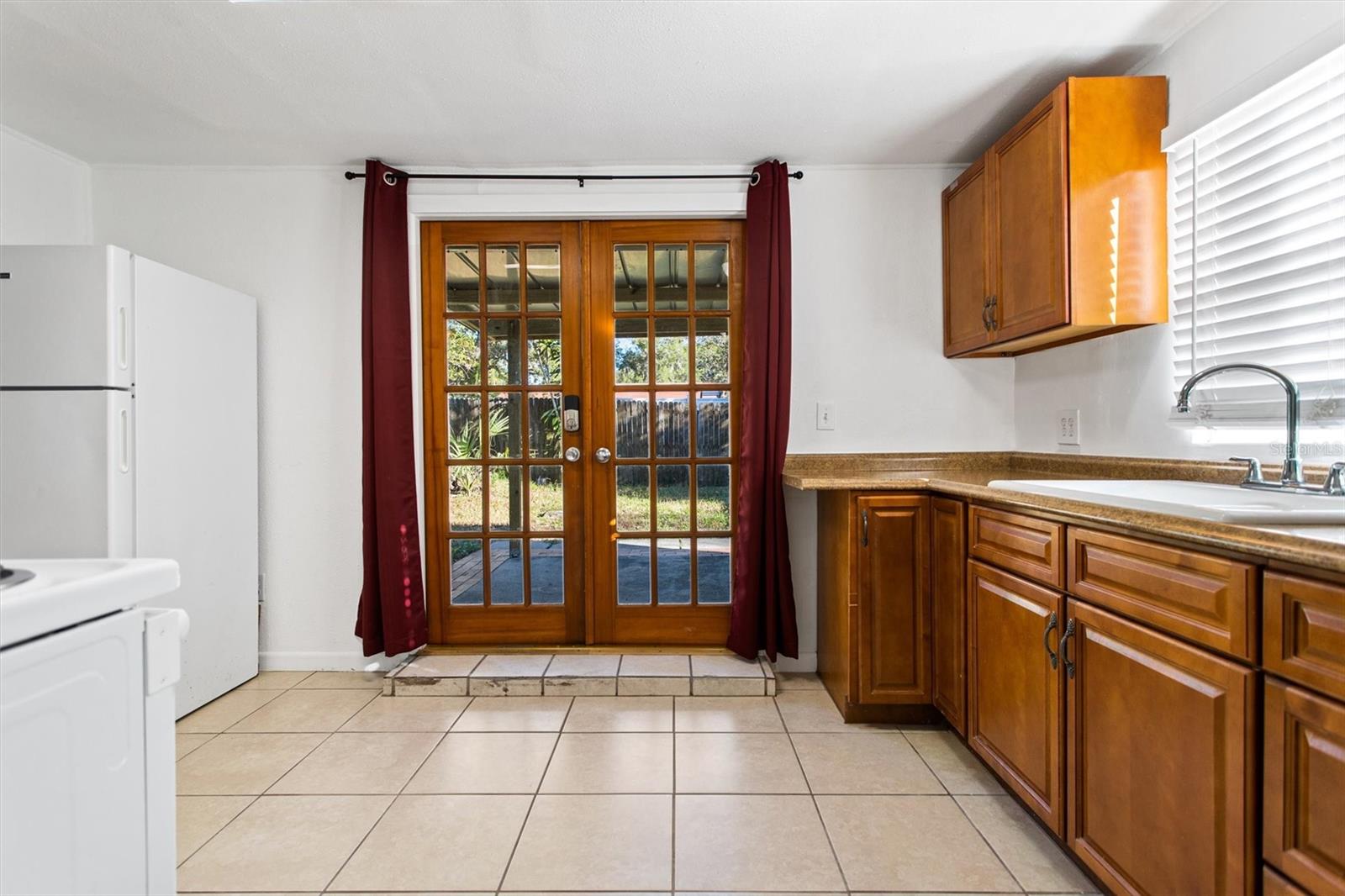 904 LAKEVIEW RD #Unit B, CLEARWATER, FL, 33756