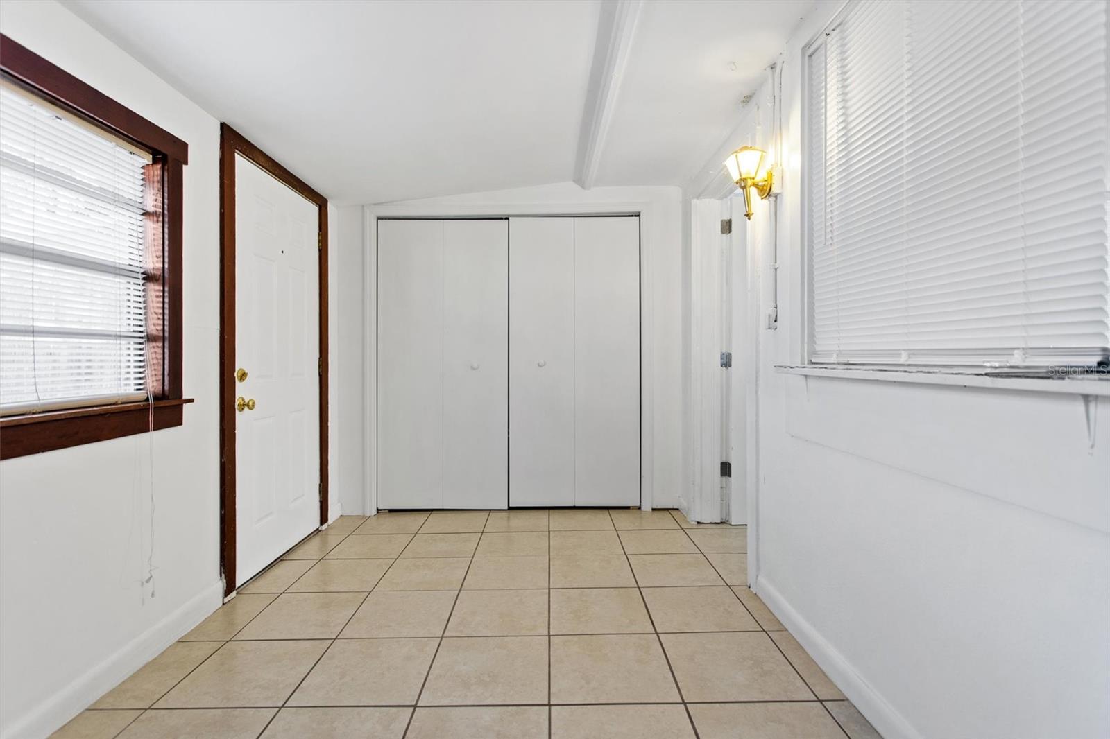 904 LAKEVIEW RD #Unit B, CLEARWATER, FL, 33756