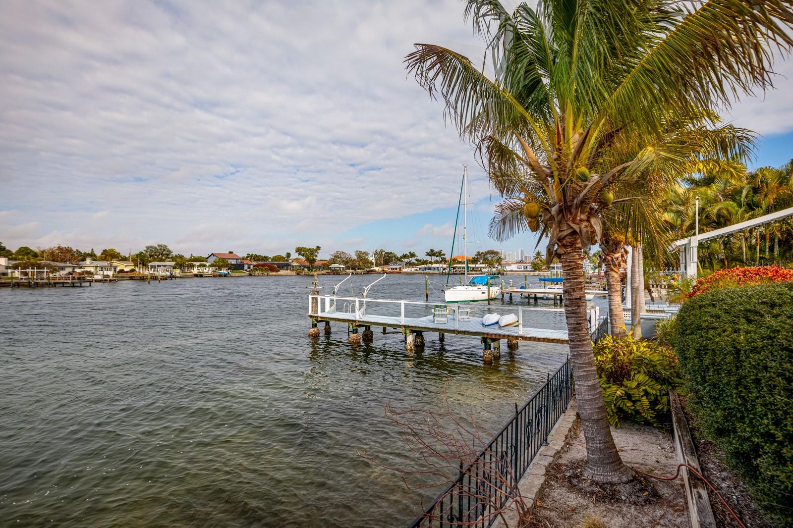 2487 W BAY ISLE DR SE, ST PETERSBURG, FL, 33705