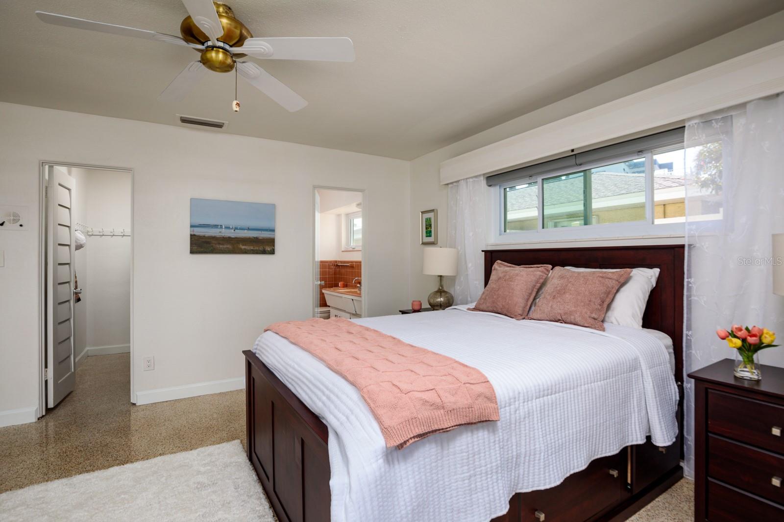 2487 W BAY ISLE DR SE, ST PETERSBURG, FL, 33705