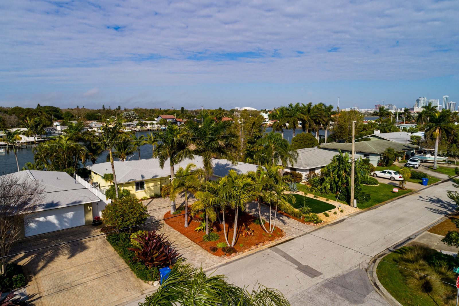 2487 W BAY ISLE DR SE, ST PETERSBURG, FL, 33705