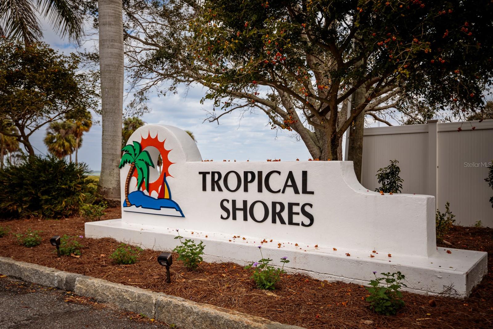 2487 W BAY ISLE DR SE, ST PETERSBURG, FL, 33705