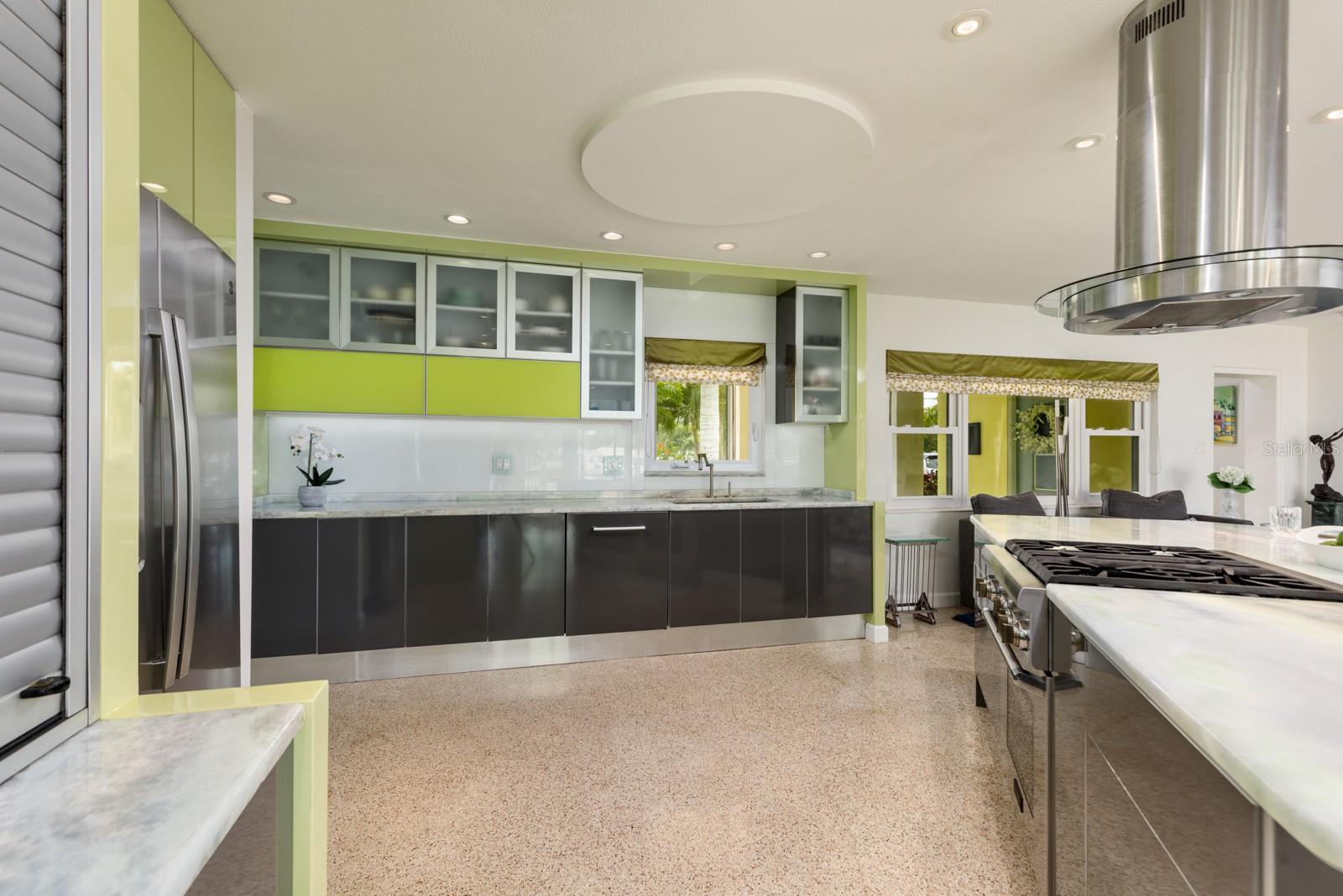 2487 W BAY ISLE DR SE, ST PETERSBURG, FL, 33705