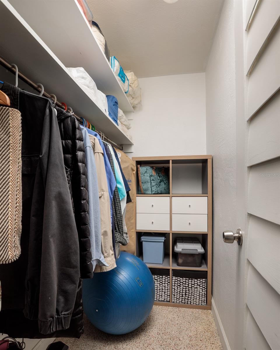 2487 W BAY ISLE DR SE, ST PETERSBURG, FL, 33705