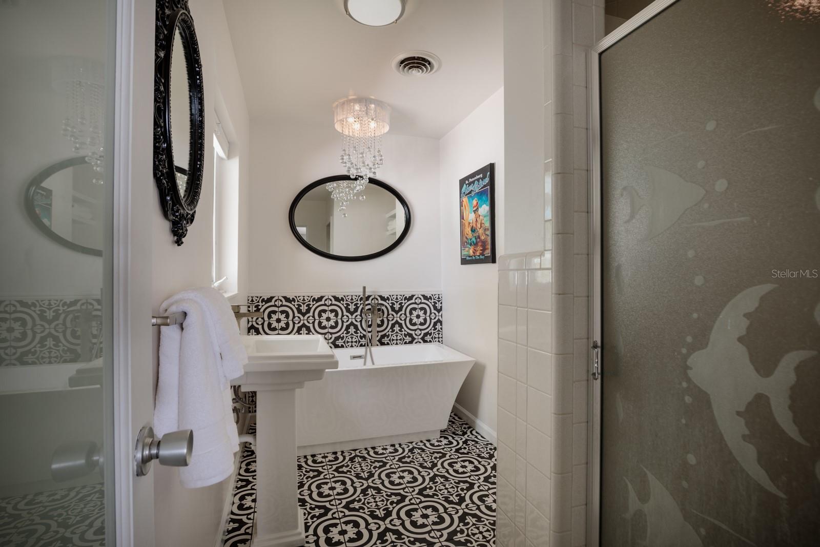 2487 W BAY ISLE DR SE, ST PETERSBURG, FL, 33705