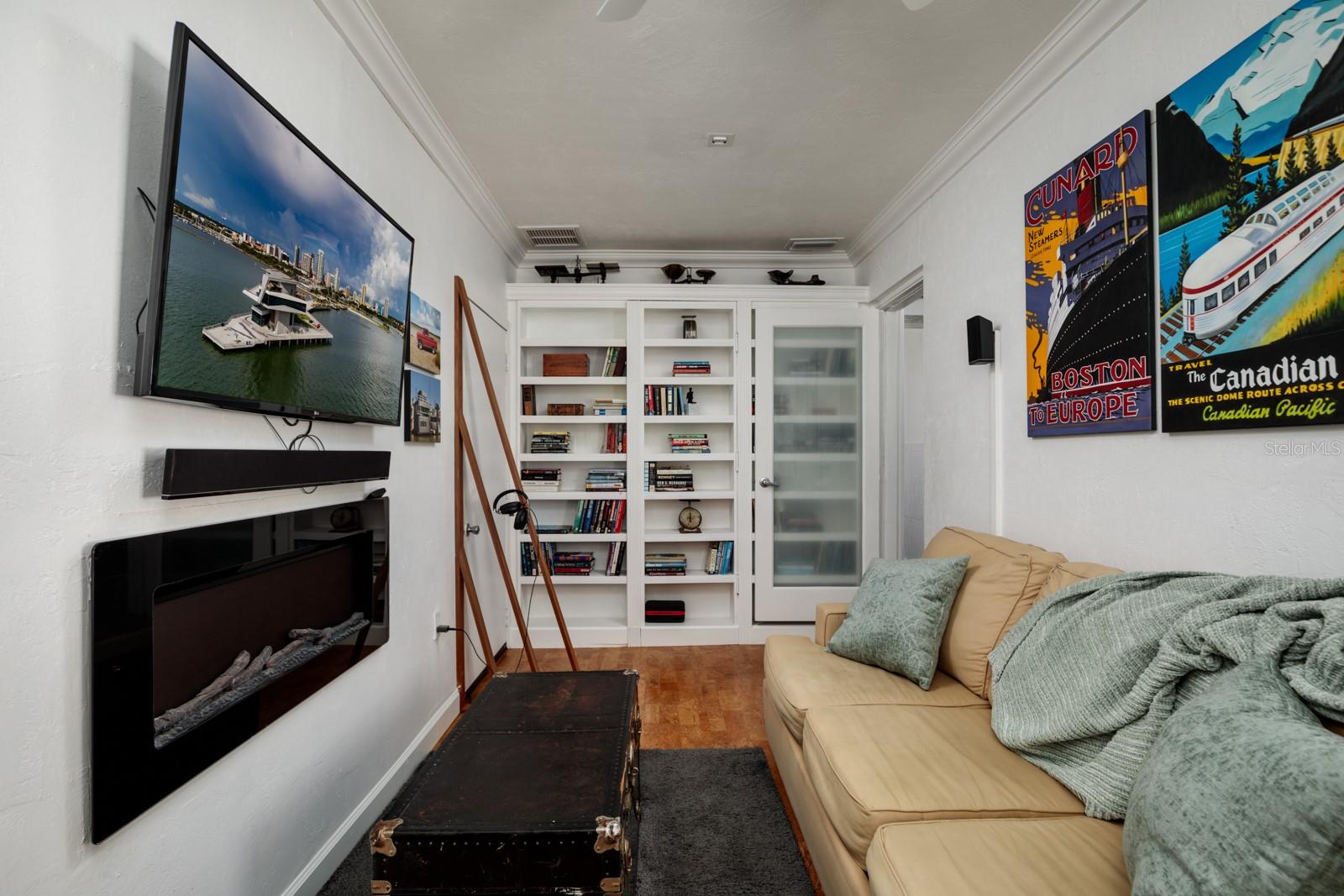 2487 W BAY ISLE DR SE, ST PETERSBURG, FL, 33705