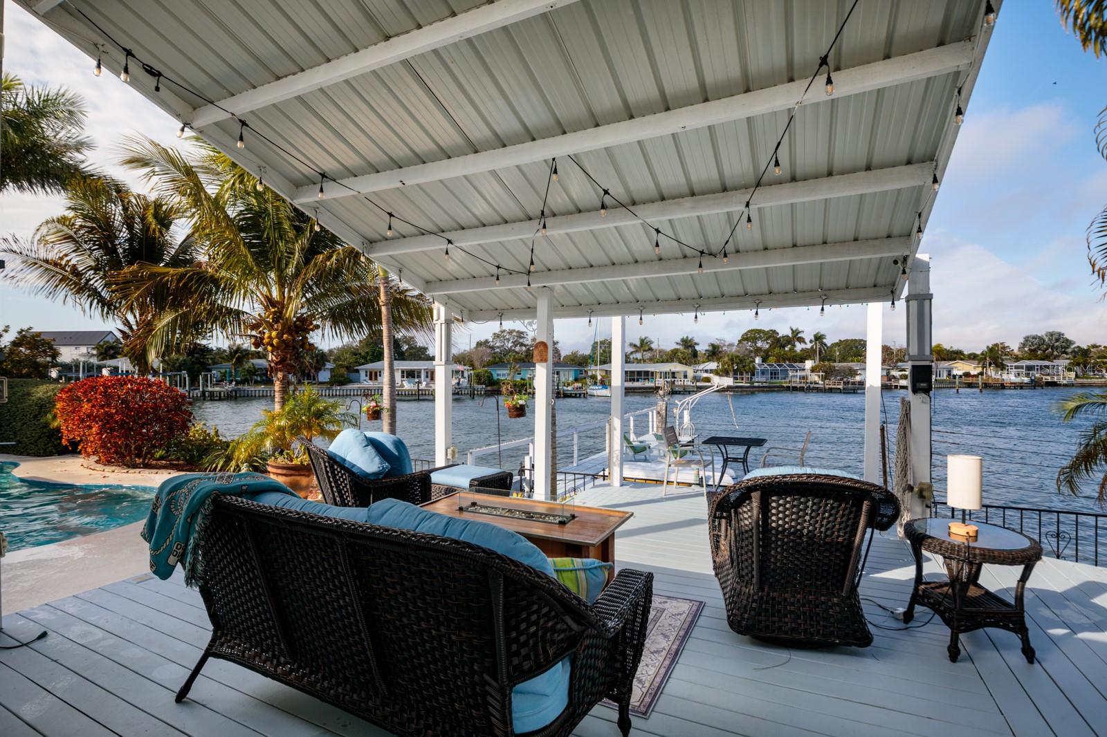 2487 W BAY ISLE DR SE, ST PETERSBURG, FL, 33705