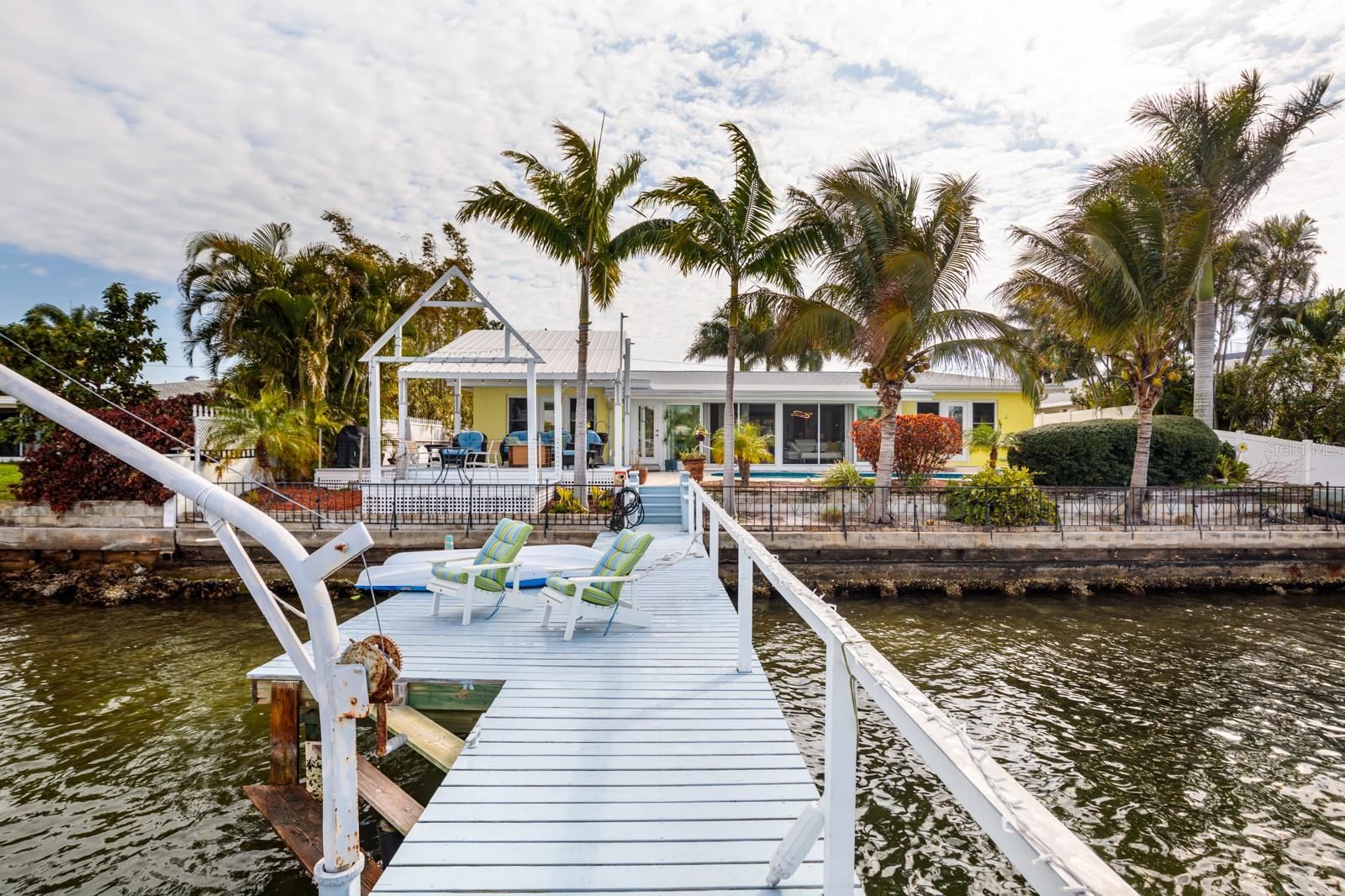 2487 W BAY ISLE DR SE, ST PETERSBURG, FL, 33705