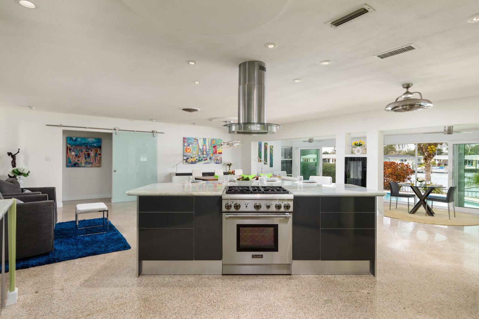 2487 W BAY ISLE DR SE, ST PETERSBURG, FL, 33705