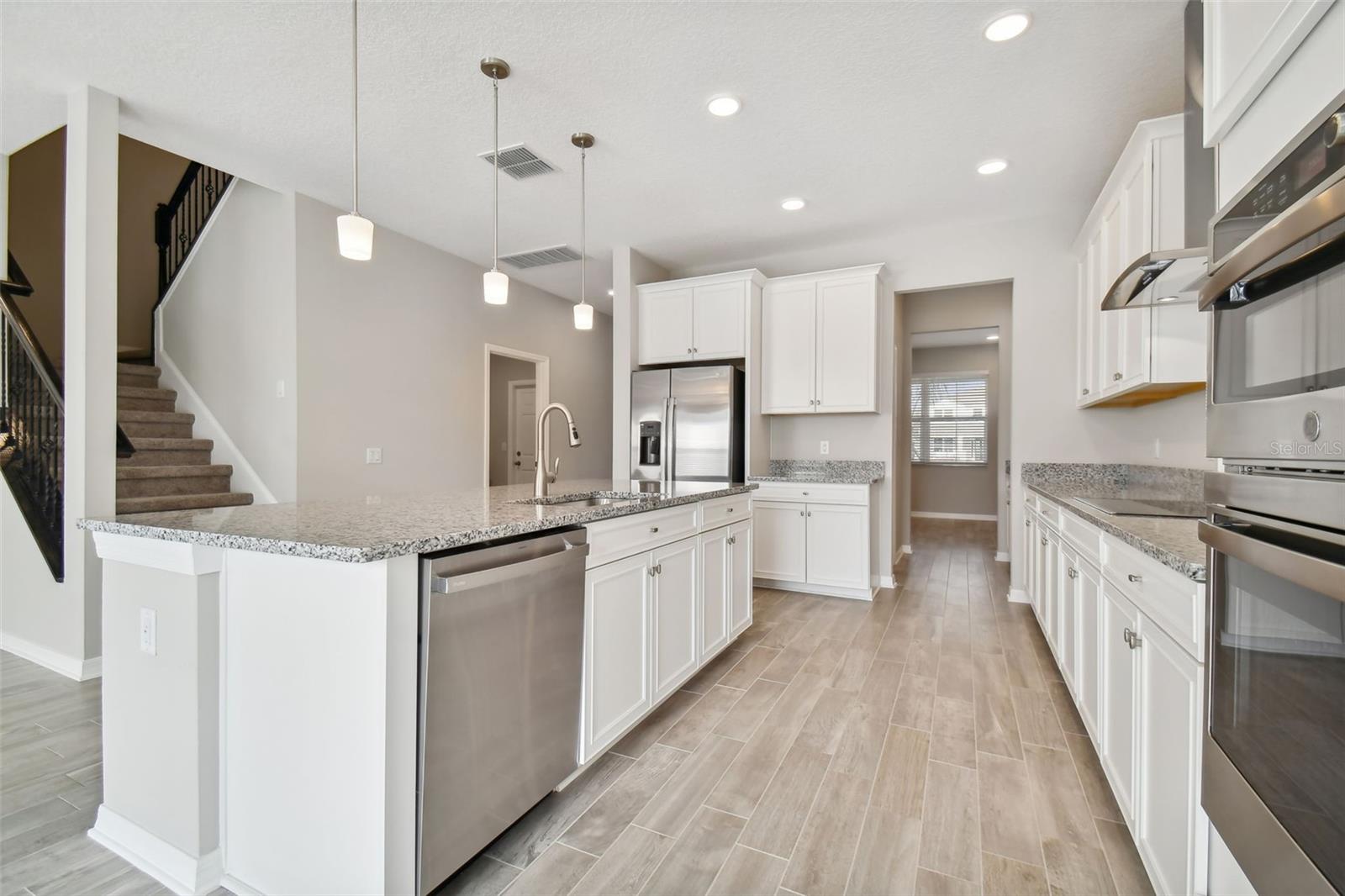 38190 SHALE STONE CT, ZEPHYRHILLS, FL, 33540