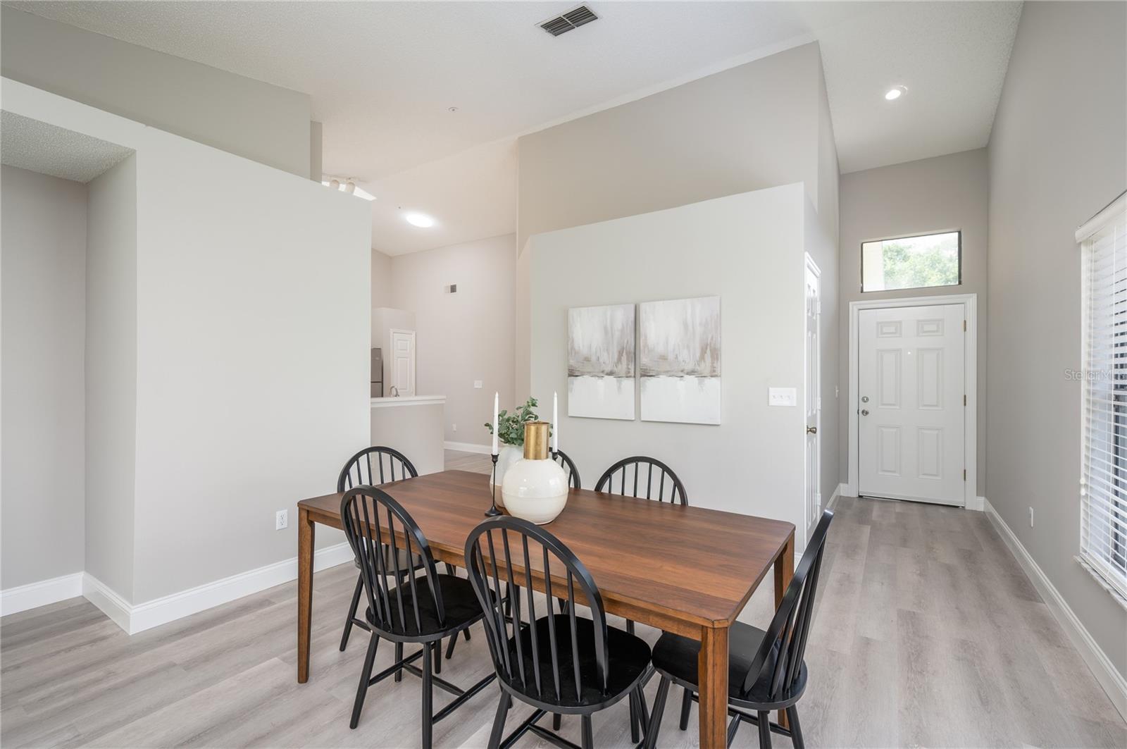 711 SWAN LN, ALTAMONTE SPRINGS, FL, 32701