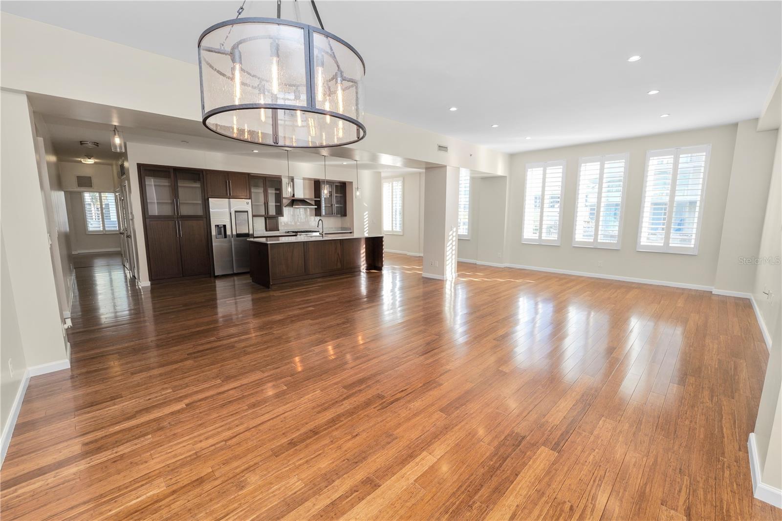 405 CENTRAL AVE #210, ST PETERSBURG, FL, 33701