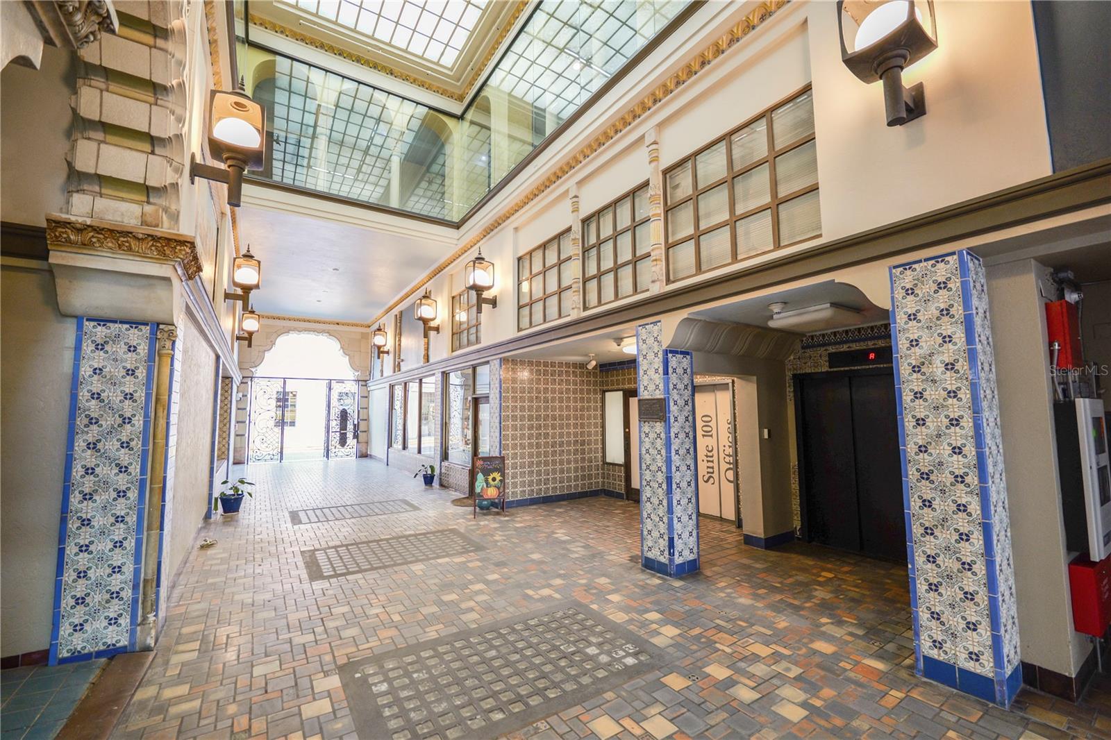 405 CENTRAL AVE #210, ST PETERSBURG, FL, 33701