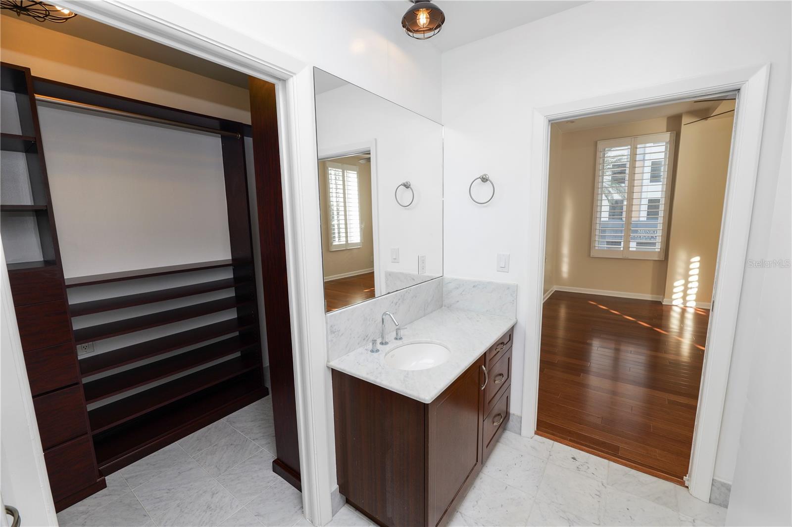 405 CENTRAL AVE #210, ST PETERSBURG, FL, 33701