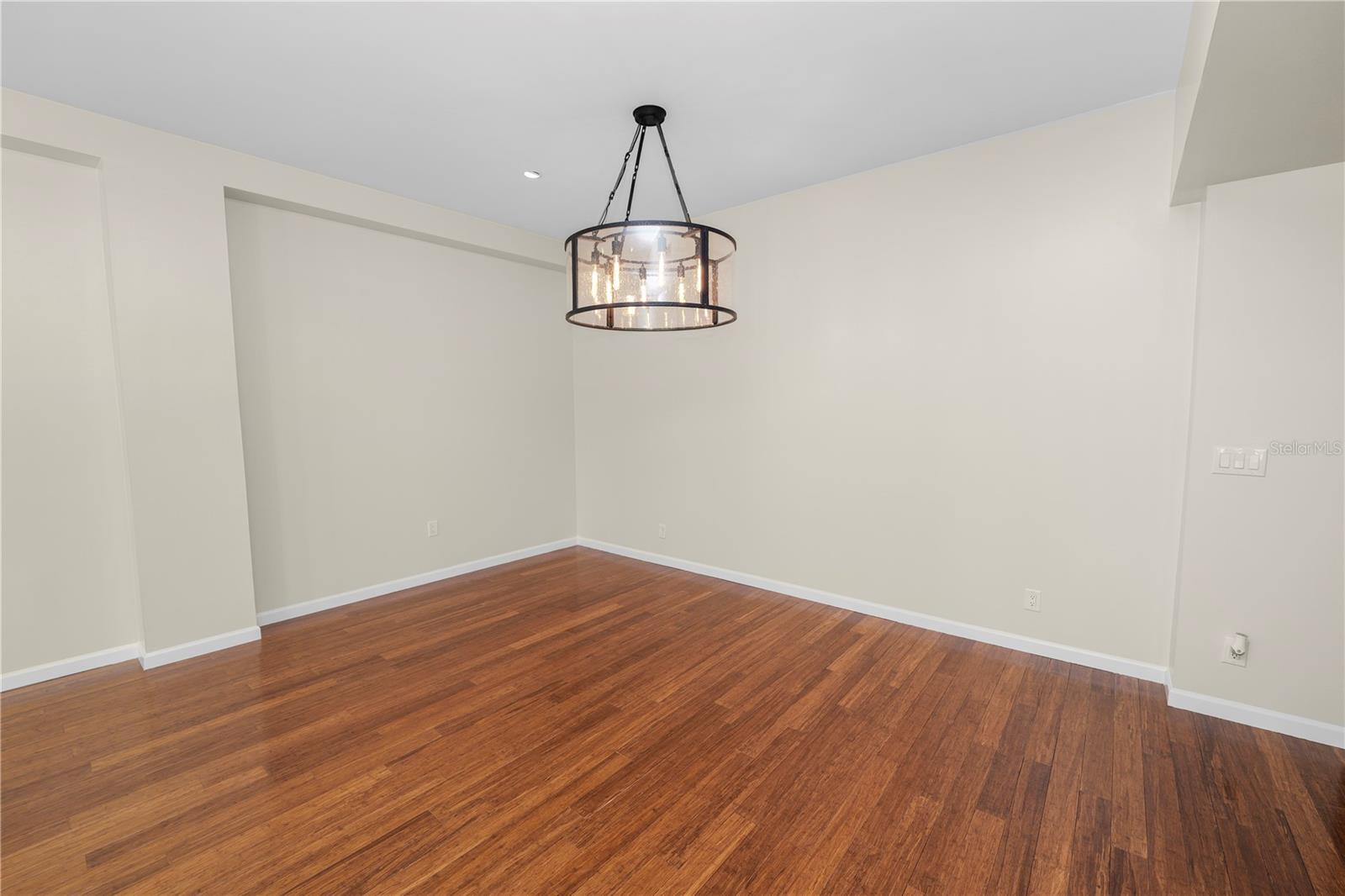 405 CENTRAL AVE #210, ST PETERSBURG, FL, 33701