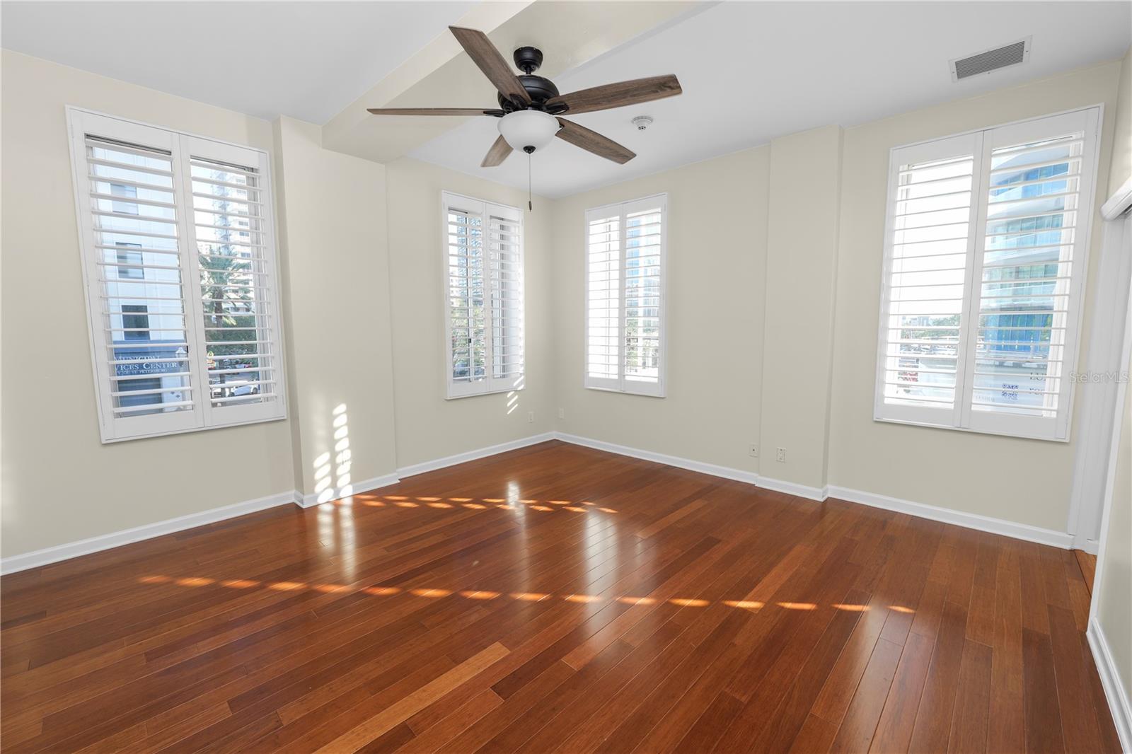 405 CENTRAL AVE #210, ST PETERSBURG, FL, 33701