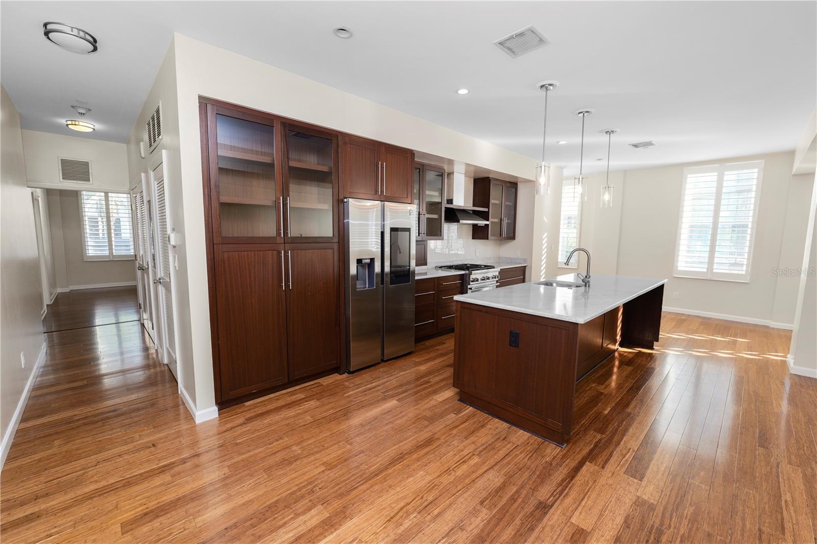 405 CENTRAL AVE #210, ST PETERSBURG, FL, 33701