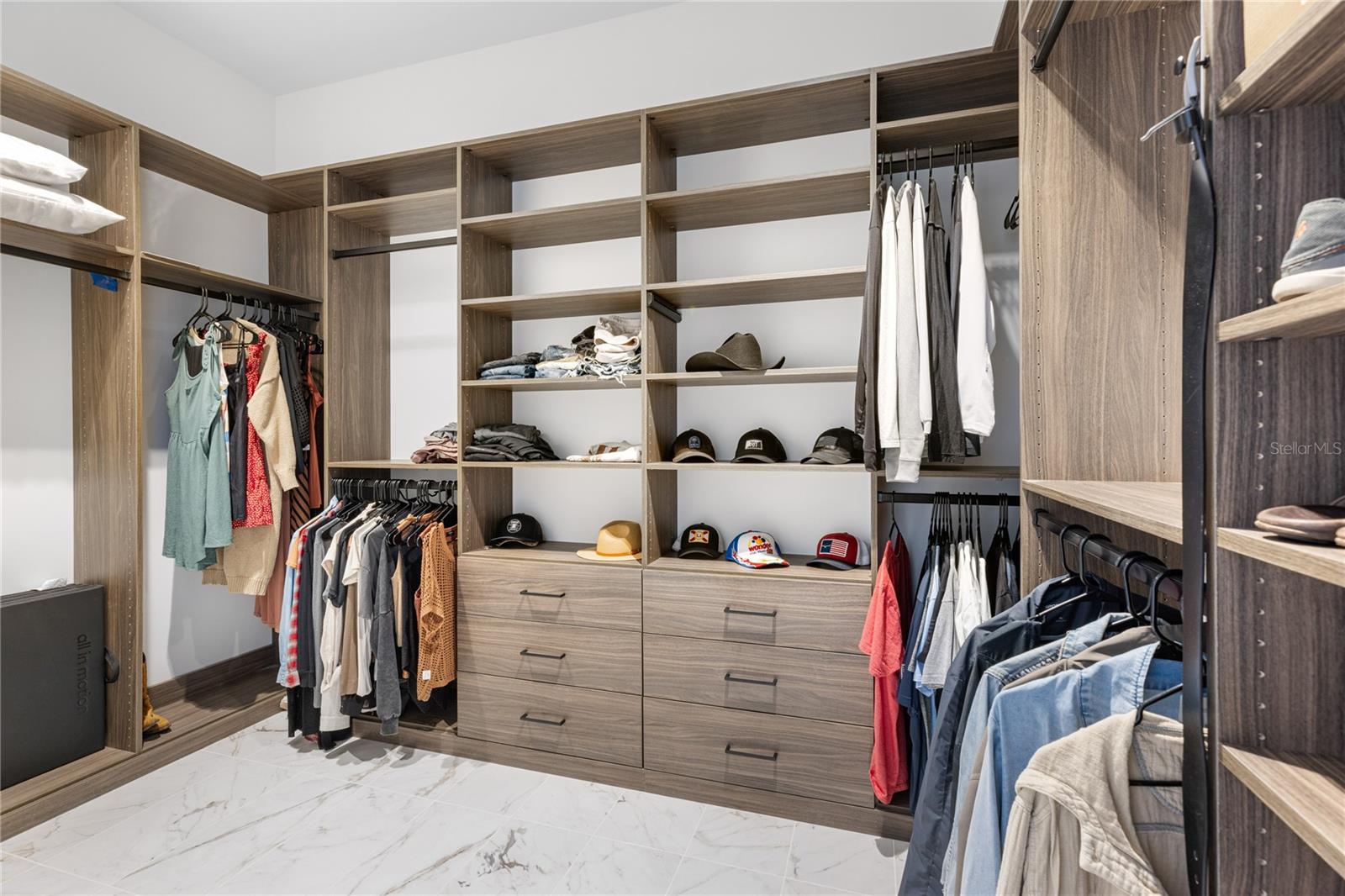 777 3RD AVE N #1702, ST PETERSBURG, FL, 33701