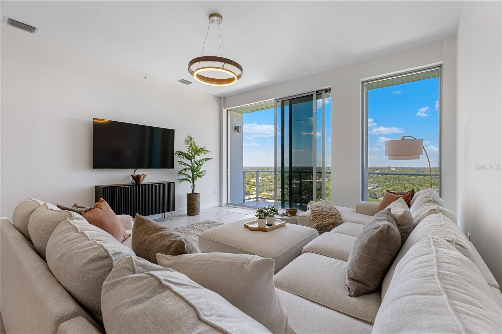 777 3RD AVE N #1702, ST PETERSBURG, FL, 33701