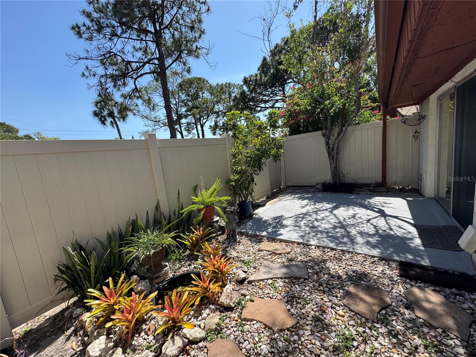 2058 SUNSET POINT RD #11, CLEARWATER, FL, 33765