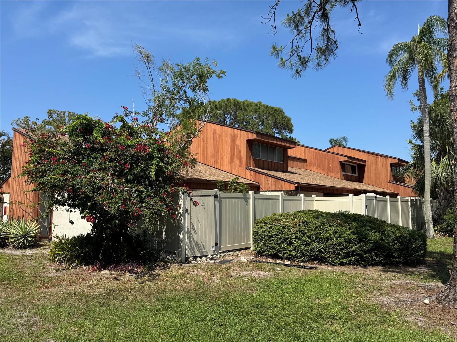 2058 SUNSET POINT RD #11, CLEARWATER, FL, 33765